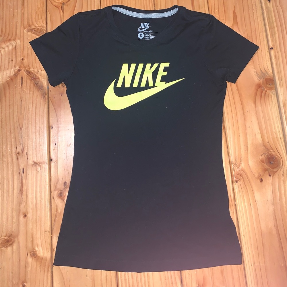 Women’s Nike T-Shirt